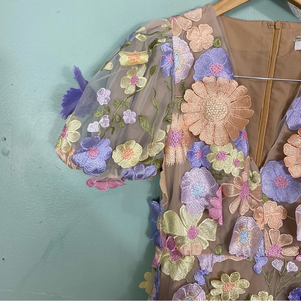 Elliatt Anthea Floral Embroidered Dress Mini Embellished 3D Applique Small - Picture 7 of 12